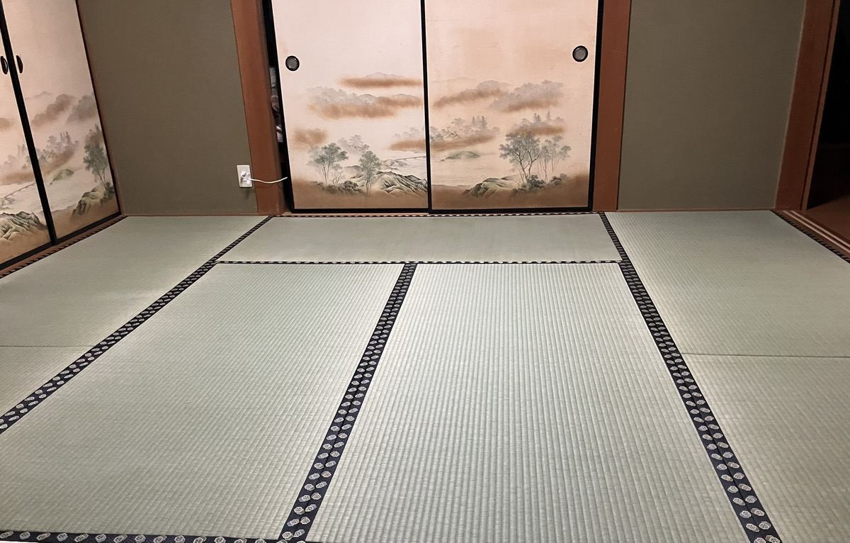 四日市市まきの木台で畳表替え